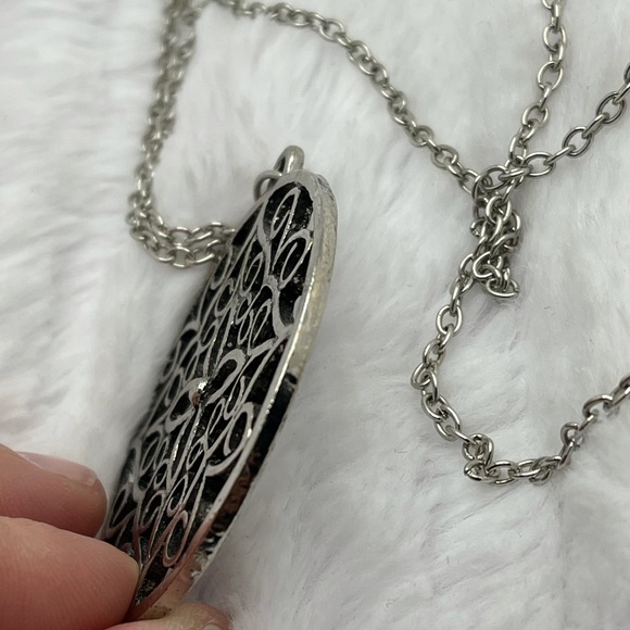 Medallion Pendant Long Silver Tone Necklace - Picture 5 of 12